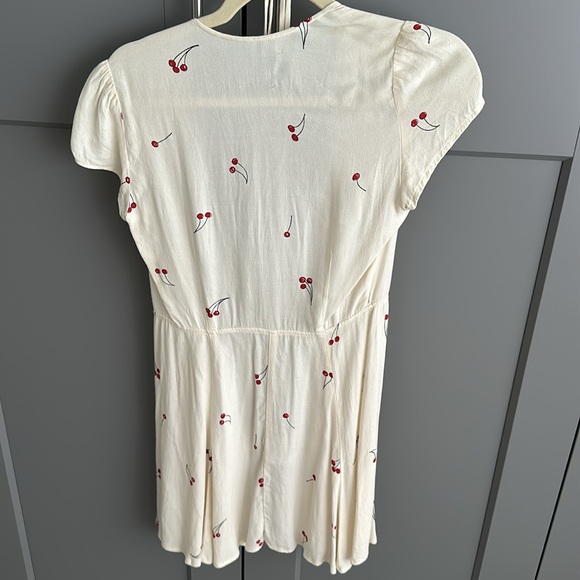 Reformation cherry print tie wrap dress - Picture 5 of 5